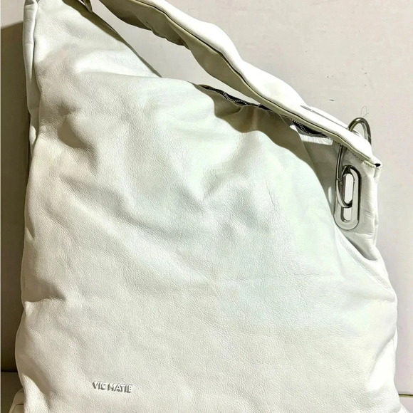 Vic Matie white pebbled leather shoulder handbag - Picture 4 of 10